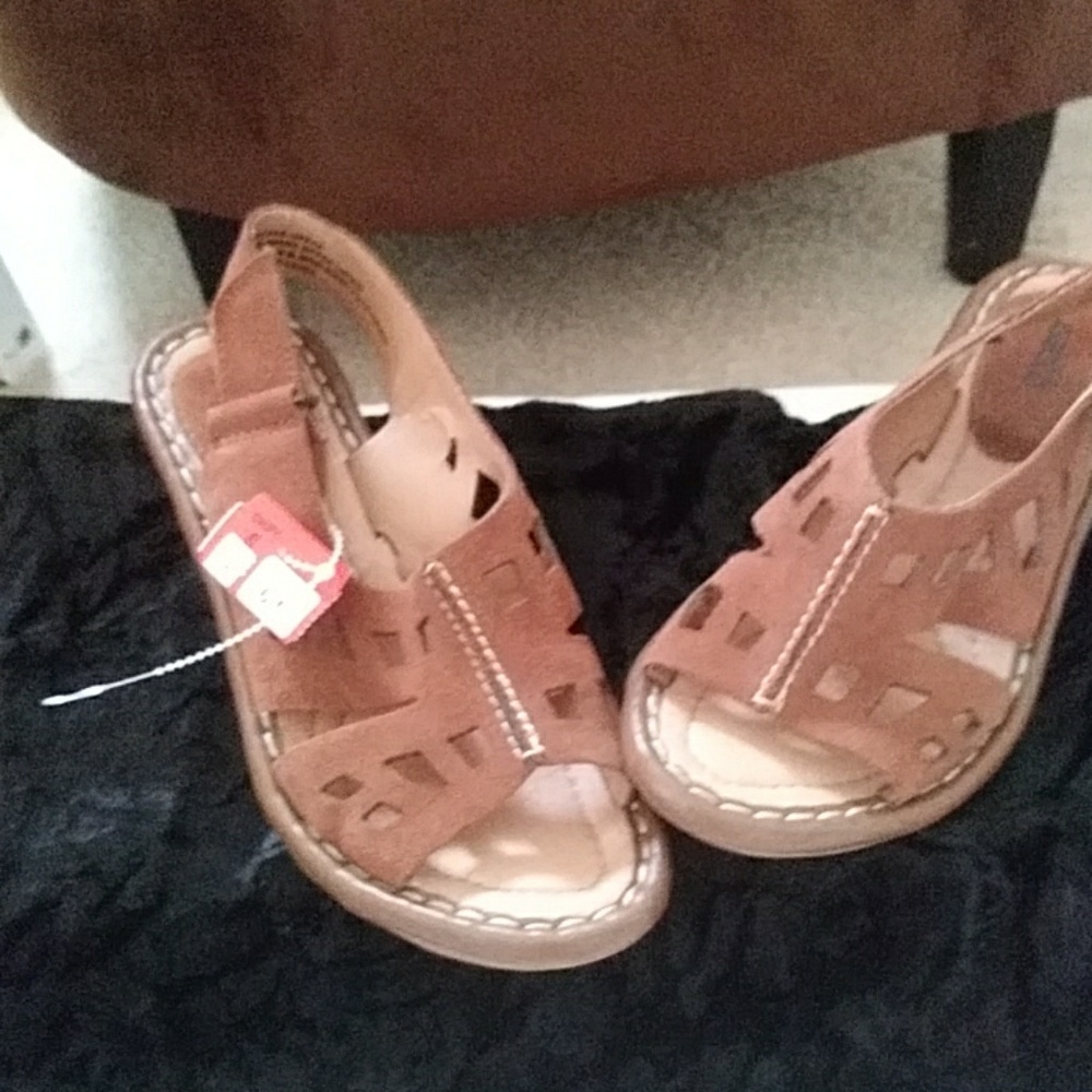 Earth shoes